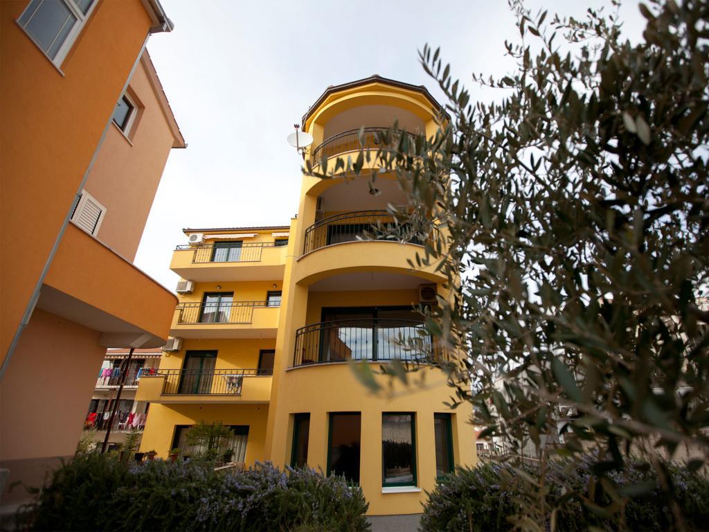 Apartments Roses Stobreč Cameră foto