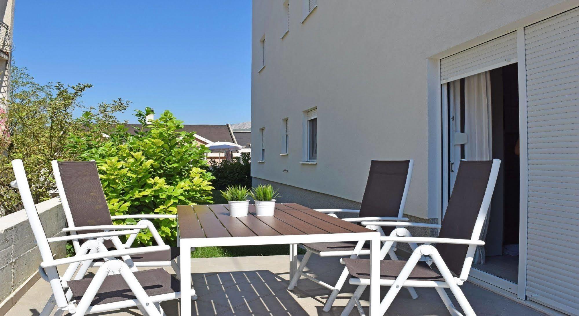 Apartments Roses Stobreč Exterior foto